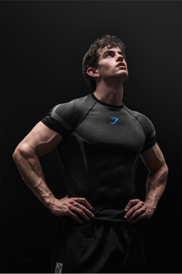 SECOND-SKIN FIT